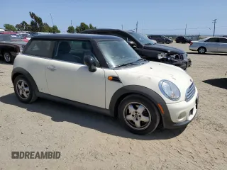 2011 MINI Hardtop with VIN WMWSU3C59BT251488, listed as a Copart auction lot 59236285 with 141,997 mi miles and Clean title. Bid and sale history available at DreamBid. Image 4.