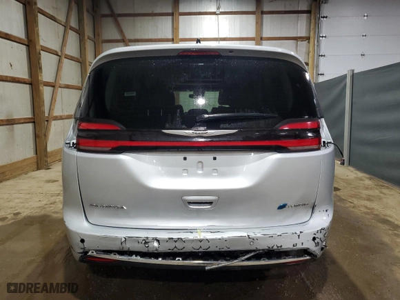 2023 Chrysler Pacifica Hybrid Limited with VIN 2C4RC1S70PR592370, listed as a Copart auction lot 47814885 with 31,876 mi miles and Salvage Title. Bid and sale history available at carsss.com. Image 6.