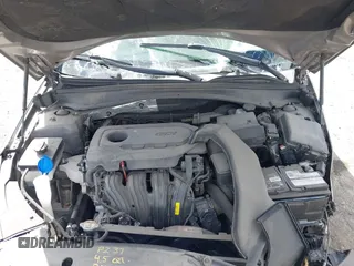 2018 Kia Optima LX z VIN 5XXGT4L38JG228380, wystawiony jako IAAI lot #41960308 z przebiegiem 43 317 mil mil oraz . Historia ofert i sprzedaży dostępna na DreamBid. Obrazek 10.