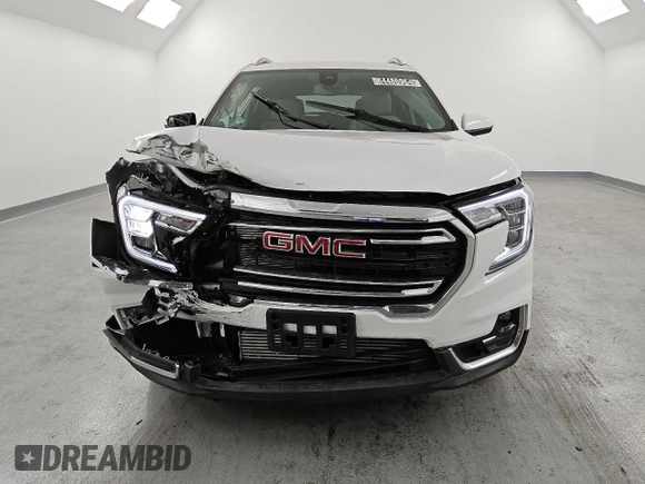 2024 GMC Terrain SLT with VIN 3GKALVEG5RL326685, listed as a Copart auction lot 86704444 with 7,090 mi miles and Salvage title. Bid and sale history available at DreamBid. Image 5.