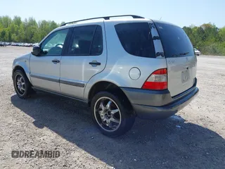 1998 Mercedes-Benz M 320/430/500 with VIN 4JGAB54E4WA028044, listed as a IAAI auction lot 42013560 with 196,372 mi miles and . Bid and sale history available at DreamBid. Image 3.