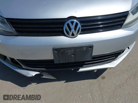 2011 Volkswagen Jetta SE with VIN 3VWDZ7AJ4BM394140, listed as a IAAI auction lot 42284735 with 177,495 mi miles and . Bid and sale history available at DreamBid. Image 6.