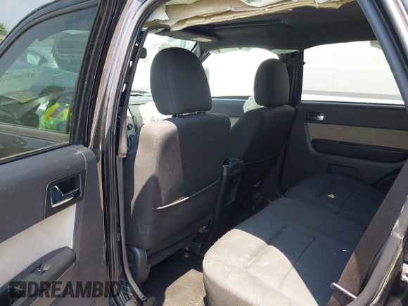 2011 Ford Escape XLT с VIN 1FMCU9DG4BKA98868, выставлен на аукционе IAAI как лот 42580210 с пробегом Не указан миль и . История ставок и продаж доступна на DreamBid. Изображение 8.
