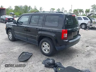 2014 Jeep Patriot Sport with VIN 1C4NJPBB7ED793811, listed as a IAAI auction lot 42442047 with 100,193 mi miles and . Bid and sale history available at DreamBid. Image 3.