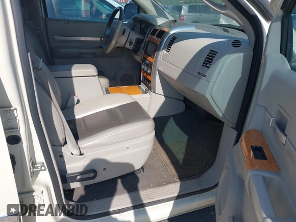 2008 Chrysler Aspen Limited with VIN 1A8HX58268F150374, listed as a IAAI auction lot 42023986 with 224,939 mi miles and . Bid and sale history available at DreamBid. Image 5.