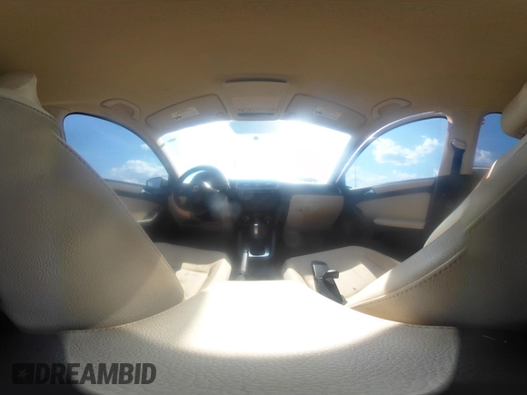 2011 Volkswagen Jetta SE with VIN 3VWDX7AJ9BM352889, listed as a IAAI auction lot 42276273 with Not provided miles and . Bid and sale history available at DreamBid. Image 17.