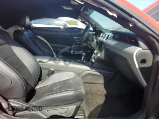 2016 Ford Mustang EcoBoost z VIN 1FA6P8TH3G5277282, wystawiony jako Copart lot #57699385 z przebiegiem 135 076 mil mil oraz Szkoda całkowita • Salvage title. Historia ofert i sprzedaży dostępna na DreamBid. Obrazek 7.