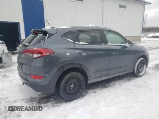 2016 Hyundai Tucson SE z VIN KM8J33A40GU184479, wystawiony jako Copart lot #83184724 z przebiegiem 150 732 mil mil oraz Czysty tytuł • Clean title. Historia ofert i sprzedaży dostępna na DreamBid. Obrazek 3.
