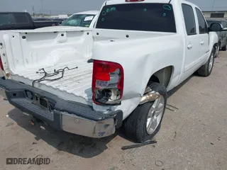 2008 Chevrolet Silverado 1500 LTZ with VIN 3GCEC13J88G286789, listed as a IAAI auction lot 41777520 with 315,993 mi miles. Bid and sale history available at carsss.com. Image 17.