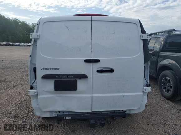 2023 Mercedes-Benz Metris Cargo z VIN W1YV0BEY9P4267409, wystawiony jako Copart lot #51648415 z przebiegiem 10 525 mil mil oraz Szkoda całkowita • Salvage title. Historia ofert i sprzedaży dostępna na DreamBid. Obrazek 6.