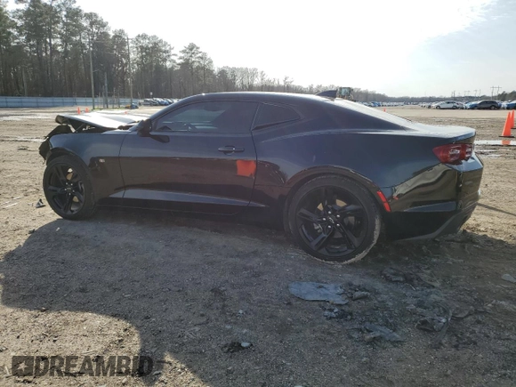 2021 Chevrolet Camaro 1LT z VIN 1G1FB1RX5M0102614, wystawiony jako Copart lot #45390535 z przebiegiem 67 061 mil mil oraz Szkoda całkowita • Salvage title. Historia ofert i sprzedaży dostępna na DreamBid. Obrazek 2.
