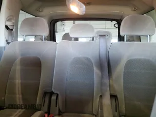 2004 Ford Explorer XLT z VIN 1FMZU73K04UA13679, wystawiony jako Copart lot #59557905 z przebiegiem 193 764 mil mil oraz Szkoda całkowita • Salvage title. Historia ofert i sprzedaży dostępna na DreamBid. Obrazek 10.