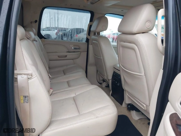 2007 Cadillac Escalade EXT with VIN 3GYFK628X7G156766, listed as a IAAI auction lot 41425422 with 182041 miles. Bid and sale history available at carsss.com. Image 8.