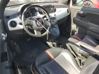2017 FIAT 500e z VIN 3C3CFFGE5HT515272, wystawiony jako Copart lot #58271005 z przebiegiem 47 663 mil mil oraz Tytuł czysty. Historia ofert i sprzedaży dostępna na DreamBid. Obrazek 8.