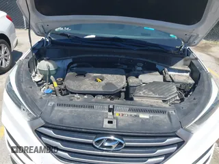 2018 Hyundai Tucson SE with VIN KM8J23A47JU820356, listed as a IAAI auction lot 42016418 with 110,138 mi miles. Bid and sale history available at carsss.com. Image 10.