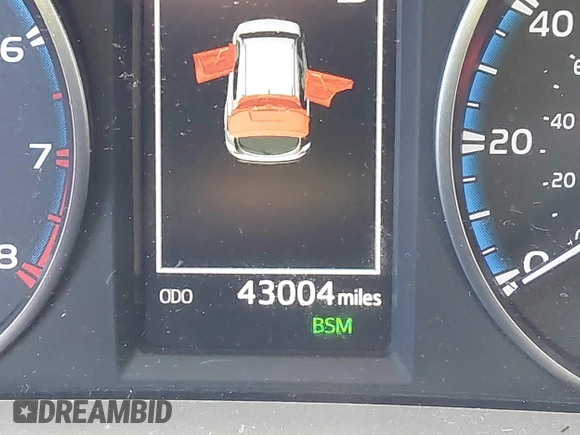 2018 Toyota RAV4 XLE with VIN JTMWFREV1JJ736877, listed as a IAAI auction lot 42072222 with 43,004 mi miles and . Bid and sale history available at carsss.com. Image 16.