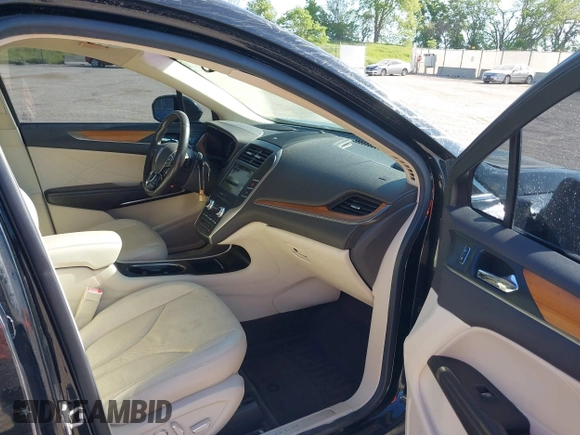 2016 Lincoln MKC Reserve with VIN 5LMTJ3DH3GUJ20205, listed as a IAAI auction lot 42271005 with 125,219 mi miles and . Bid and sale history available at DreamBid. Image 5.