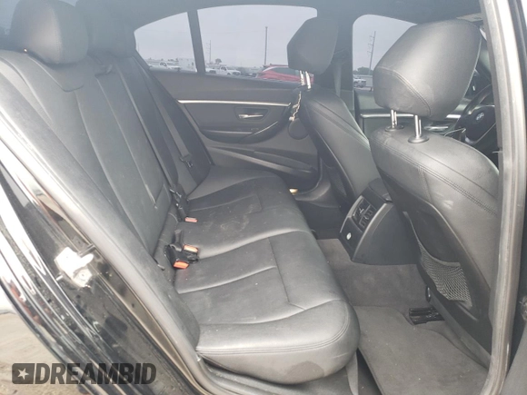 2017 BMW 3 Series 330i z VIN WBA8B9G54HNU50703, wystawiony jako Copart lot #54169295 z przebiegiem 107 729 mil mil oraz Szkoda całkowita • Salvage title. Historia ofert i sprzedaży dostępna na DreamBid. Obrazek 10.