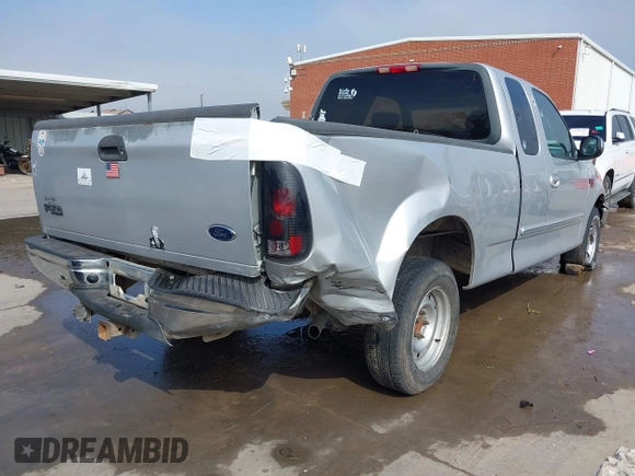 2001 Ford F-150 XL с VIN 1FTRX17L21NA88319, выставлен на аукционе IAAI как лот 41476671 с пробегом Не указан миль и . История ставок и продаж доступна на DreamBid. Изображение 4.