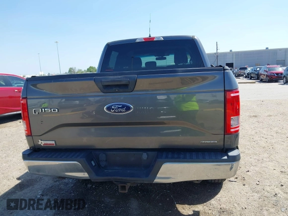 2015 Ford F-150 XLT with VIN 1FTEW1EF4FKE72884, listed as a IAAI auction lot 41833903 with 196,597 mi miles. Bid and sale history available at carsss.com. Image 17.