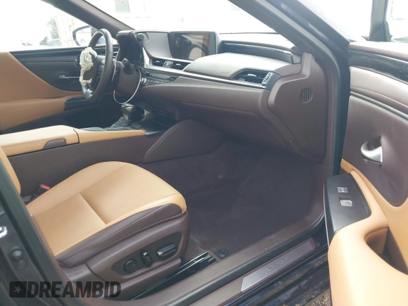 2021 Lexus ES with VIN 58ACA1C15MU010045, listed as a IAAI auction lot 41545909 with 24,694 mi miles. Bid and sale history available at carsss.com. Image 5.