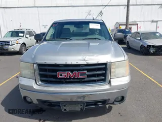 2008 GMC Sierra 1500 Work Truck z VIN 2GTEC19C381102196, wystawiony jako IAAI lot #42212449 z przebiegiem 213 361 mil mil oraz . Historia ofert i sprzedaży dostępna na DreamBid. Obrazek 12.