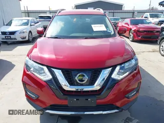 2017 Nissan Rogue SL z VIN JN8AT2MT5HW405814, wystawiony jako IAAI lot #41512457 z przebiegiem 71 161 mil mil oraz . Historia ofert i sprzedaży dostępna na DreamBid. Obrazek 13.