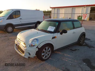 2011 MINI Hardtop with VIN WMWSU3C58BT097825, listed as a IAAI auction lot 42040442 with 141,978 mi miles and . Bid and sale history available at DreamBid. Image 17.