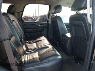 2011 Chevrolet Tahoe LT z VIN 1GNSCBE01BR160656, wystawiony jako IAAI lot #41822149 z przebiegiem 248 195 mil mil oraz . Historia ofert i sprzedaży dostępna na DreamBid. Obrazek 7.