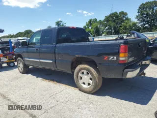 2005 GMC Sierra 1500 SLE z VIN 2GTEK19B151283840, wystawiony jako Copart lot #63854695 z przebiegiem 169 130 mil mil oraz Czysty tytuł • Clean title. Historia ofert i sprzedaży dostępna na DreamBid. Obrazek 2.
