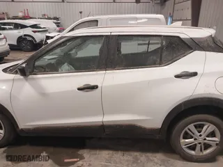2021 Nissan Kicks S with VIN 3N1CP5BVXML479103, listed as a IAAI auction lot 41827652 with 110,394 mi miles. Bid and sale history available at carsss.com. Image 14.