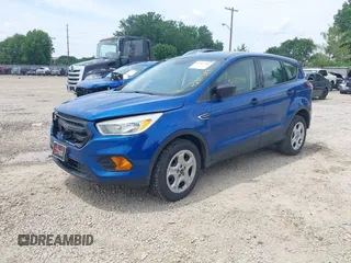 2017 Ford Escape S z VIN 1FMCU0F76HUE87288, wystawiony jako IAAI lot #42557291 z przebiegiem 206 054 mil mil oraz . Historia ofert i sprzedaży dostępna na DreamBid. Obrazek 2.