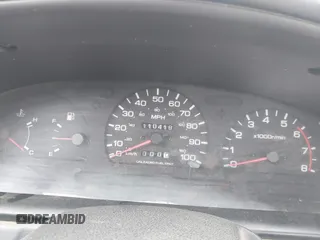1996 Nissan Frontier XE z VIN 1N6SD11Y6TC355732, wystawiony jako IAAI lot #41958249 z przebiegiem 110 419 mil mil oraz . Historia ofert i sprzedaży dostępna na DreamBid. Obrazek 7.