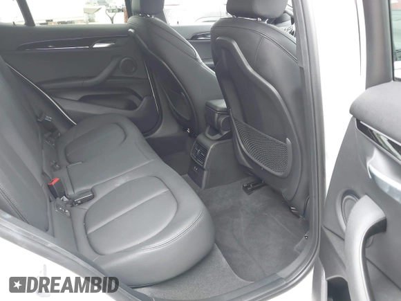2022 BMW X2 sDrive28i z VIN WBXYH9C06N5U37719, wystawiony jako IAAI lot #42355050 z przebiegiem 33 127 mil mil oraz . Historia ofert i sprzedaży dostępna na DreamBid. Obrazek 8.