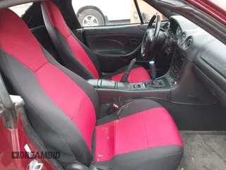 2003 Mazda MX-5 Miata Cloth z VIN JM1NB353X30308589, wystawiony jako IAAI lot #41454795 z przebiegiem 110 940 mil mil oraz . Historia ofert i sprzedaży dostępna na DreamBid. Obrazek 8.