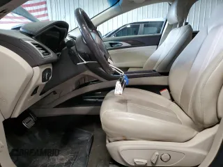 2019 Lincoln MKZ Reserve I z VIN 3LN6L5D96KR620664, wystawiony jako Copart lot #61555115 z przebiegiem 52 436 mil mil oraz Szkoda całkowita • Salvage title. Historia ofert i sprzedaży dostępna na DreamBid. Obrazek 7.