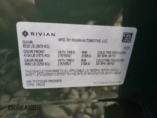 2024 Rivian R1T Adventure z VIN 7FCTGCAA1RN030829, wystawiony jako Copart lot #81459854 z przebiegiem Nie podano mil oraz Szkody całkowita. Historia ofert i sprzedaży dostępna na DreamBid. Obrazek 16.
