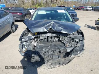 2018 Ford Focus SE z VIN 1FADP3F2XJL316101, wystawiony jako IAAI lot #40805650 z przebiegiem 53 551 mil mil oraz . Historia ofert i sprzedaży dostępna na DreamBid. Obrazek 11.