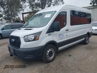 2023 Ford Transit Passenger XL с VIN 1FDAX2C80PKA74557, выставлен на аукционе IAAI как лот 41864316 с пробегом 50 640 миль миль и . История ставок и продаж доступна на DreamBid. Изображение 19.
