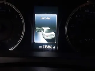 2017 Toyota Camry XLE z VIN 4T1BF1FK5HU389773, wystawiony jako IAAI lot #42189385 z przebiegiem 133 860 mil mil oraz . Historia ofert i sprzedaży dostępna na DreamBid. Obrazek 15.