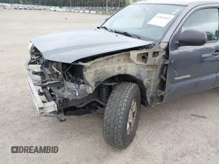 2013 Toyota Tacoma with VIN 3TMLU4EN5DM113393, listed as a IAAI auction lot 42003883 with 288,889 mi miles and . Bid and sale history available at carsss.com. Image 6.