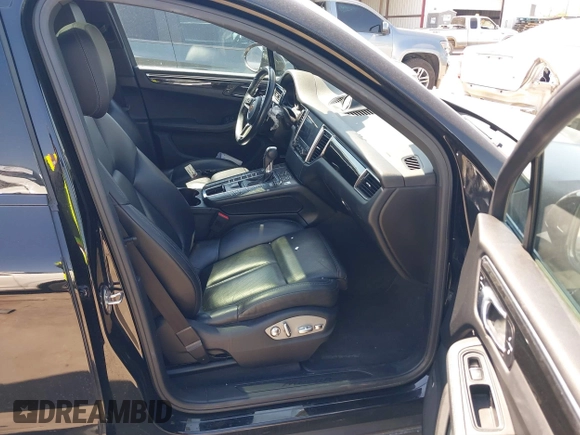 2018 Porsche Macan with VIN WP1AA2A56JLB07463, listed as a IAAI auction lot 41869415 with 112,053 mi miles. Bid and sale history available at carsss.com. Image 5.
