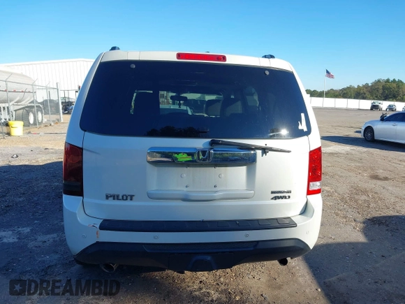 2013 Honda Pilot Touring with VIN 5FNYF4H95DB067812, listed as a IAAI auction lot 40919050 with 256,087 mi miles. Bid and sale history available at carsss.com. Image 16.