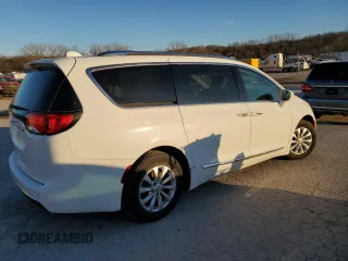 2018 Chrysler Pacifica Touring L z VIN 2C4RC1BG1JR211522, wystawiony jako Copart lot #41582294 z przebiegiem 75 999 mil mil oraz Szkody całkowita. Historia ofert i sprzedaży dostępna na DreamBid. Obrazek 3.