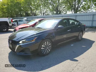 2025 Nissan Altima SV z VIN 1N4BL4DV2SN383500, wystawiony jako Copart lot #59168345 z przebiegiem 1 987 mil mil oraz Czysty tytuł • Clean title. Historia ofert i sprzedaży dostępna na DreamBid. Obrazek 1.