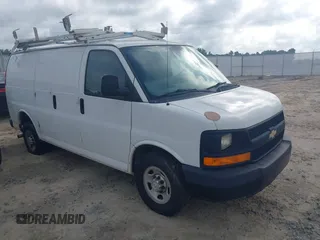 2015 Chevrolet Express Cargo z VIN 1GCWGFCF7F1188656, wystawiony jako IAAI lot #42767792 z przebiegiem 215 470 mil mil oraz . Historia ofert i sprzedaży dostępna na DreamBid. Obrazek 1.