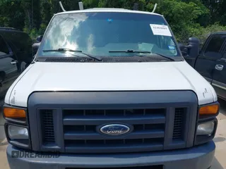 2013 Ford Econoline Cargo Commercial z VIN 1FTSS3EL6DDA11915, wystawiony jako IAAI lot #42404089 z przebiegiem 332 717 mil mil oraz . Historia ofert i sprzedaży dostępna na DreamBid. Obrazek 12.