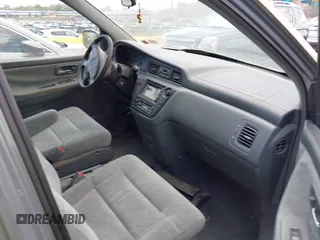 2000 Honda Odyssey EX with VIN 2HKRL1870YH623901, listed as a IAAI auction lot 42188870 with 151,254 mi miles and . Bid and sale history available at DreamBid. Image 5.