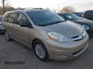 2007 Toyota Sienna XLE with VIN 5TDZK22C97S062721, listed as a IAAI auction lot 41900786 with 220,189 mi miles. Bid and sale history available at carsss.com. Image 1.