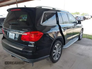 2015 Mercedes-Benz GL-Class GL 450 with VIN 4JGDF6EE2FA513286, listed as a IAAI auction lot 41931230 with 88,492 mi miles. Bid and sale history available at carsss.com. Image 4.